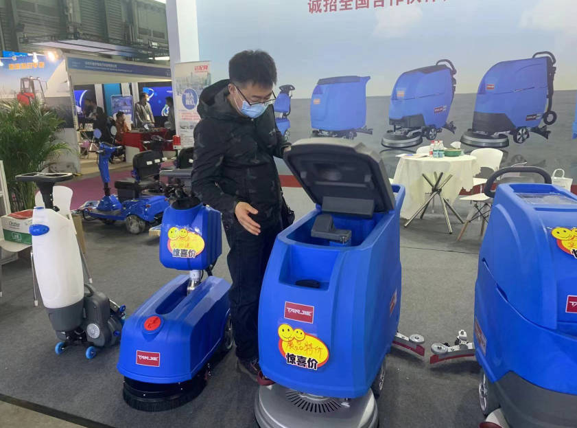 鹤壁坦洁洗地机公司致力于电动洗地机的生产、销售和服务百家